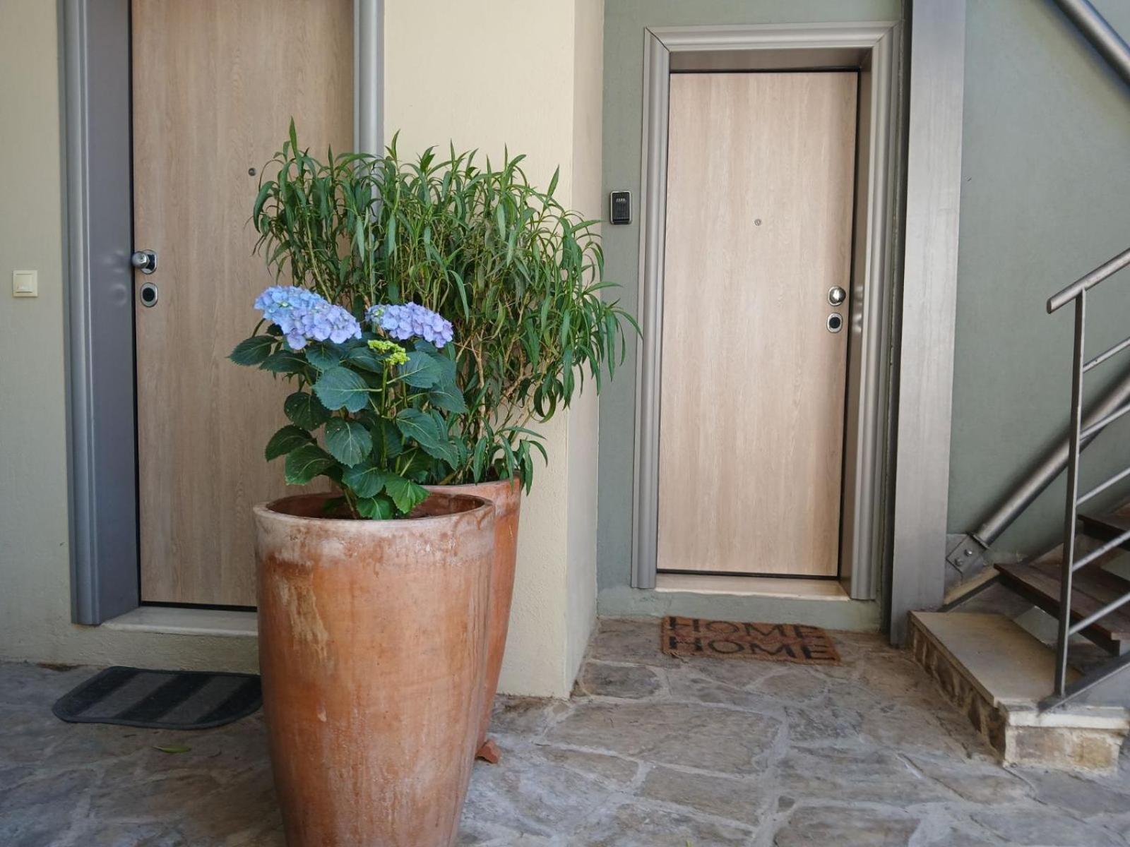 Quiet Urban Studio With Private Backyard Thessalonique Extérieur photo